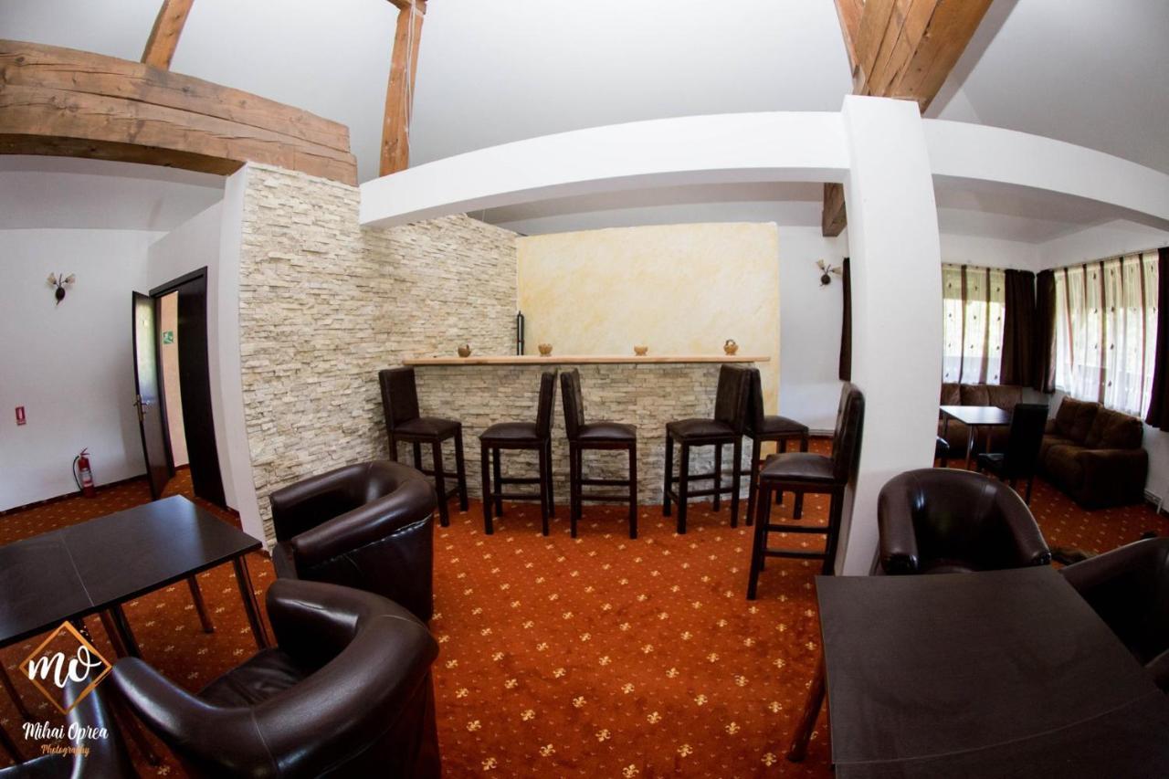 Hanul Simon Pensiune & Restaurant บราน ภายนอก รูปภาพ