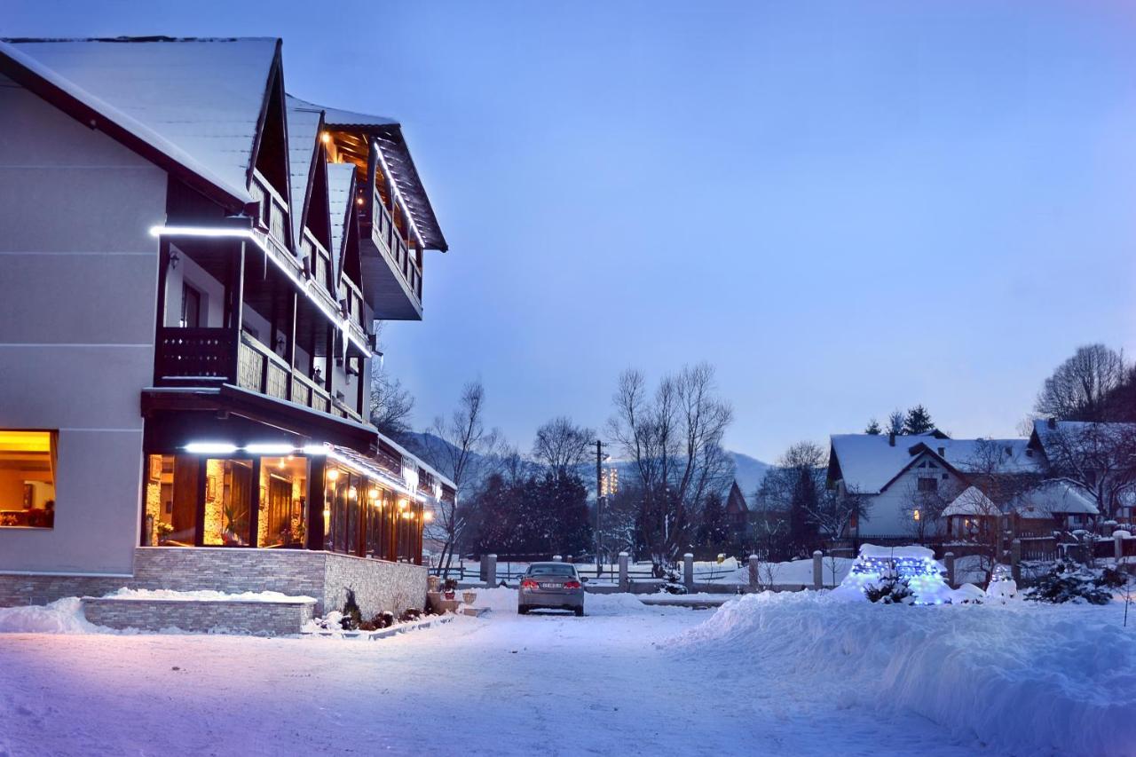 Hanul Simon Pensiune & Restaurant บราน ภายนอก รูปภาพ
