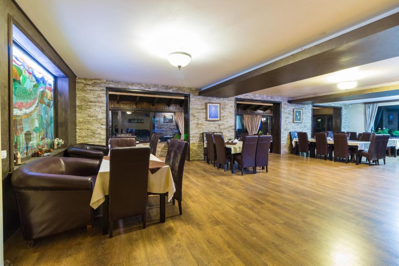 Hanul Simon Pensiune & Restaurant บราน ภายนอก รูปภาพ