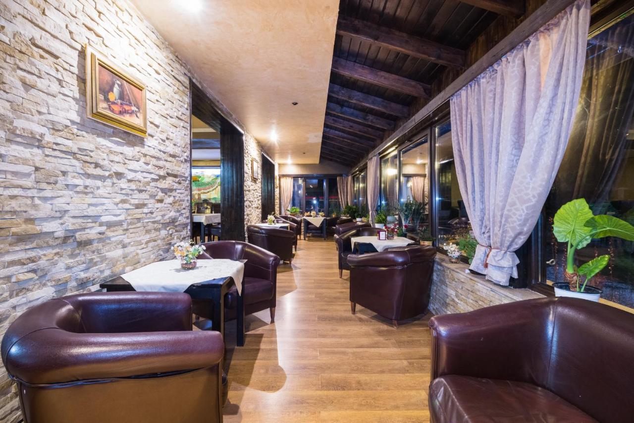 Hanul Simon Pensiune & Restaurant บราน ภายนอก รูปภาพ