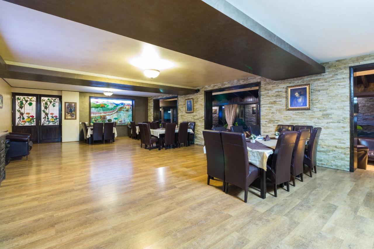 Hanul Simon Pensiune & Restaurant บราน ภายนอก รูปภาพ