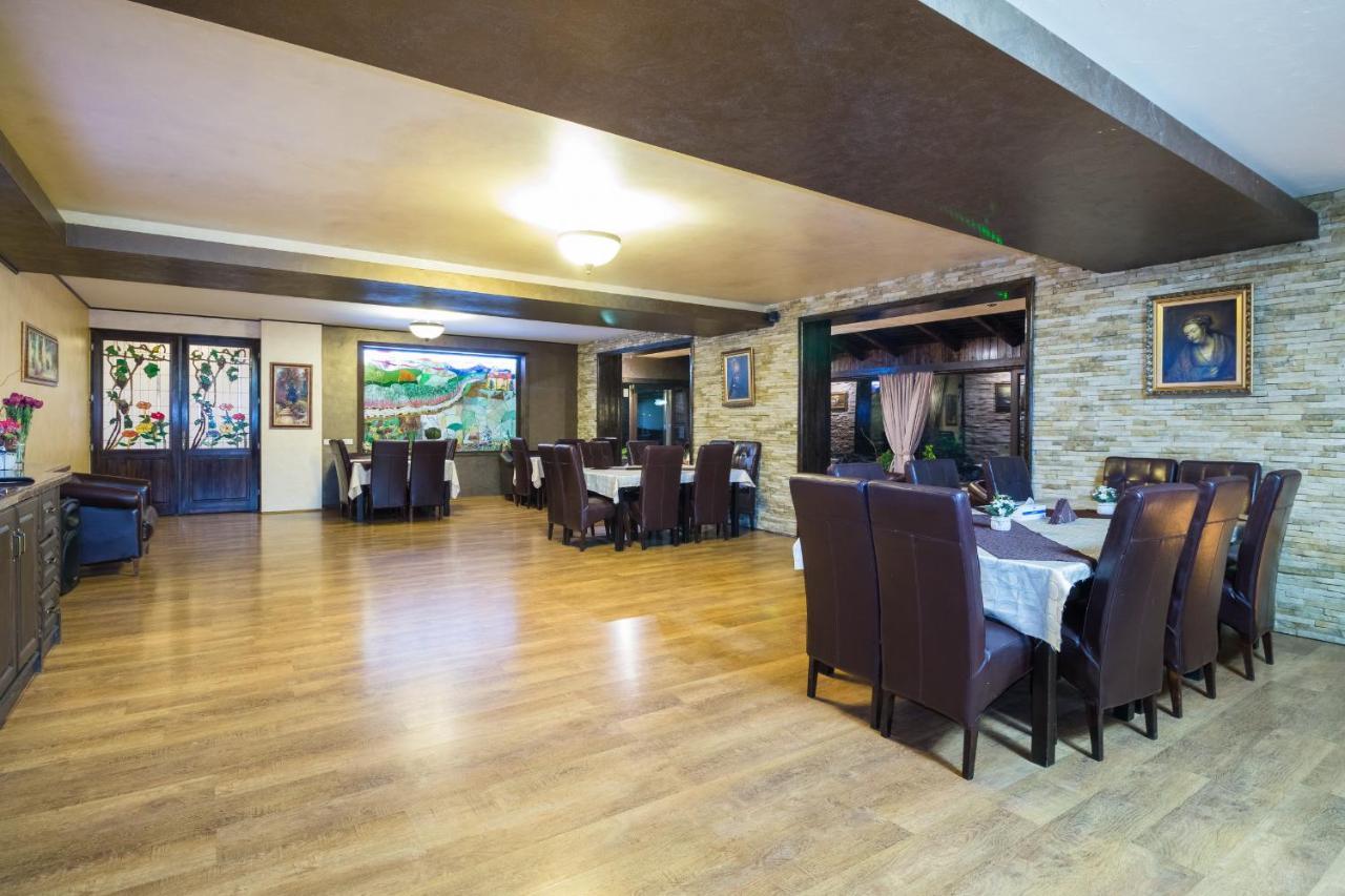 Hanul Simon Pensiune & Restaurant บราน ภายนอก รูปภาพ